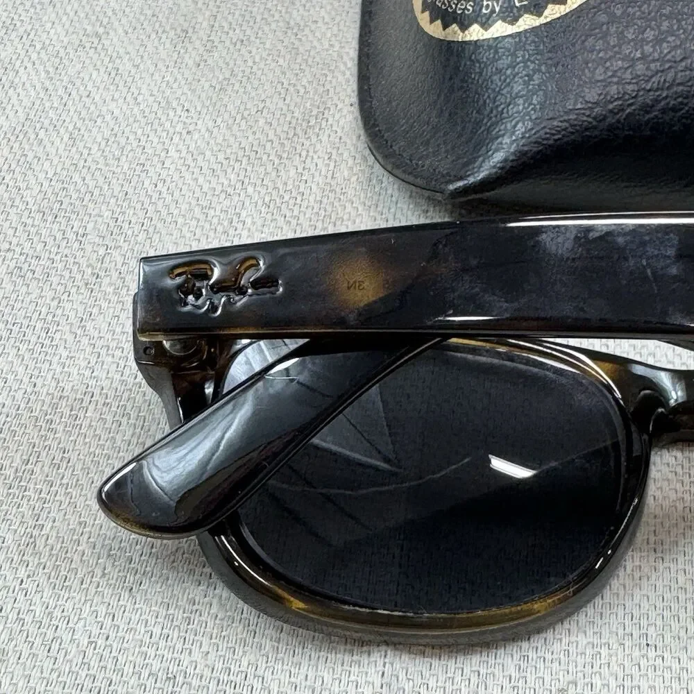 Ray-Ban RB2132 New Wayfarer 902/58 Tortoise 52-18 Sunglasses Made Italy